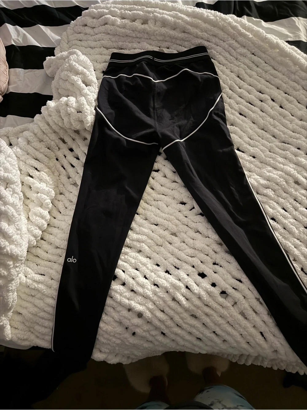 ALO Yoga Black Leggings with White Contrast Piping